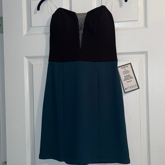 Speechless Dresses & Skirts - Strapless Black & Emerald Dress